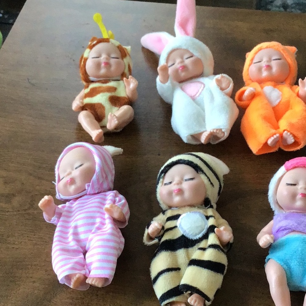 Keyohome Mini newborn baby dolls with animal-themed outfits. Set of 8 - Picture 4 of 15